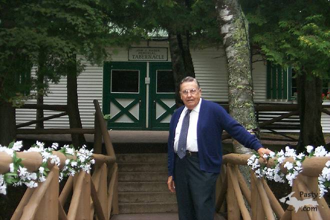 Photo by Jonathan Hopper